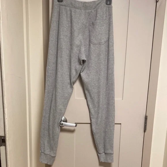Alo Heather Gray Muse Sweatpants - Picture 4 of 4